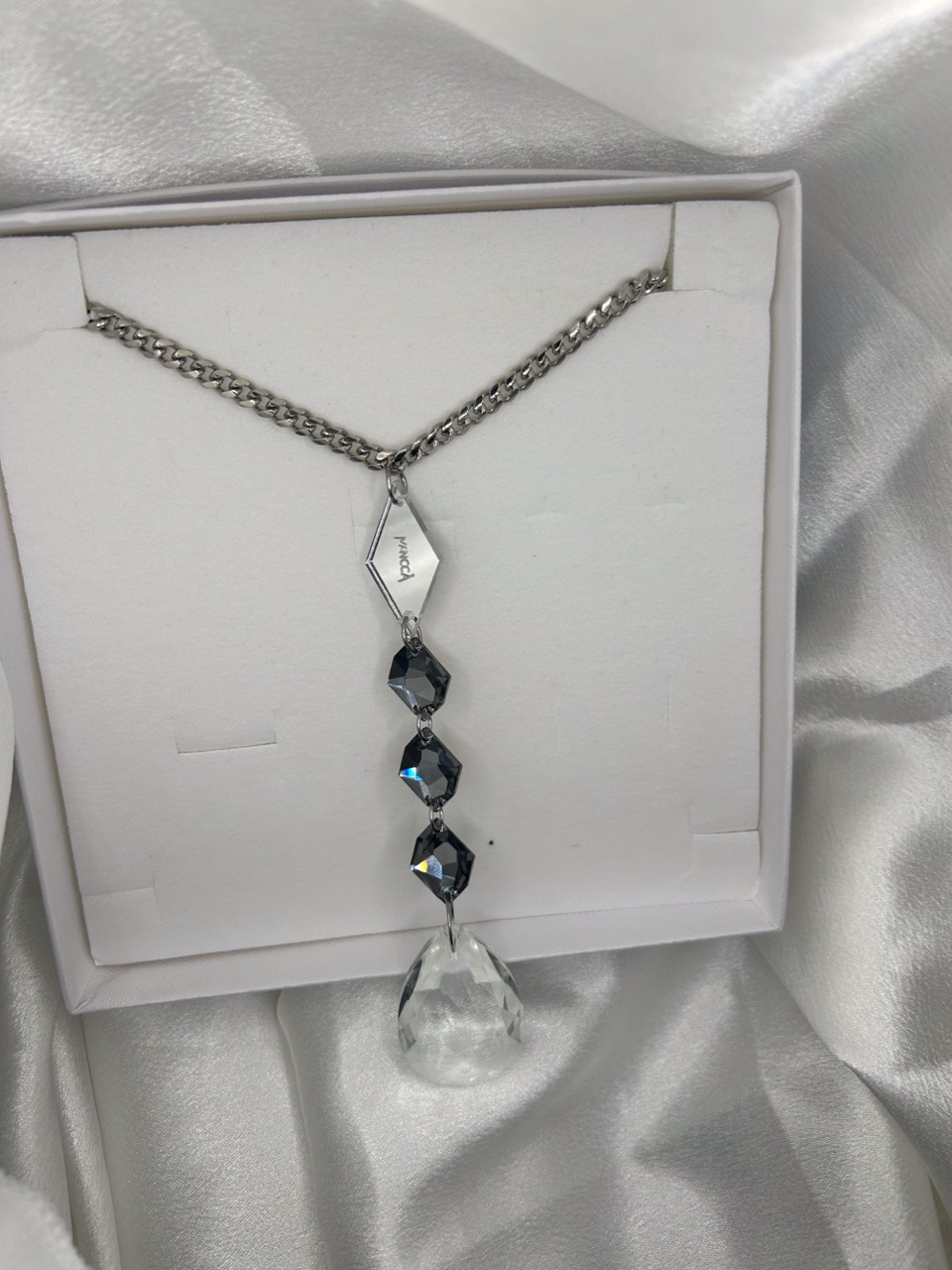 5688F7F7-7E3C-4C42-94FB-1B6AACDBD656