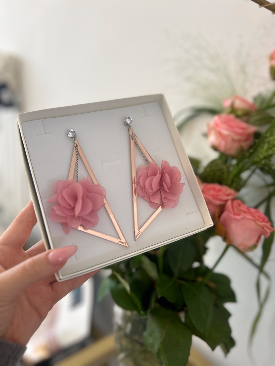 3534BBB0-4635-4611-B5B6-5FDF95616537